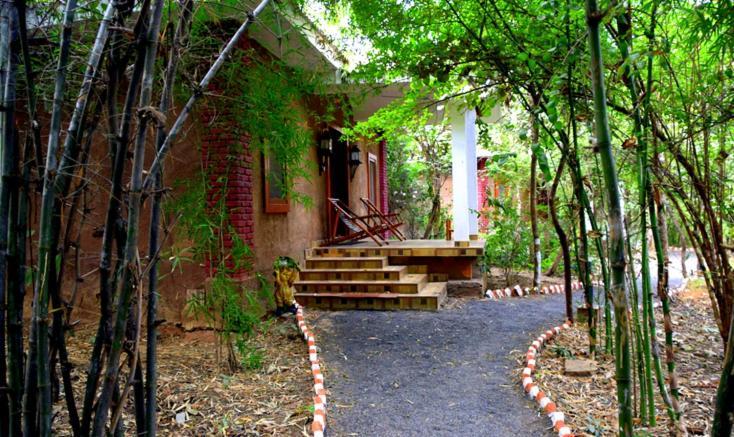 Lemon Tree Wildlife Resort, Bandhavgarh Tāla Exteriör bild