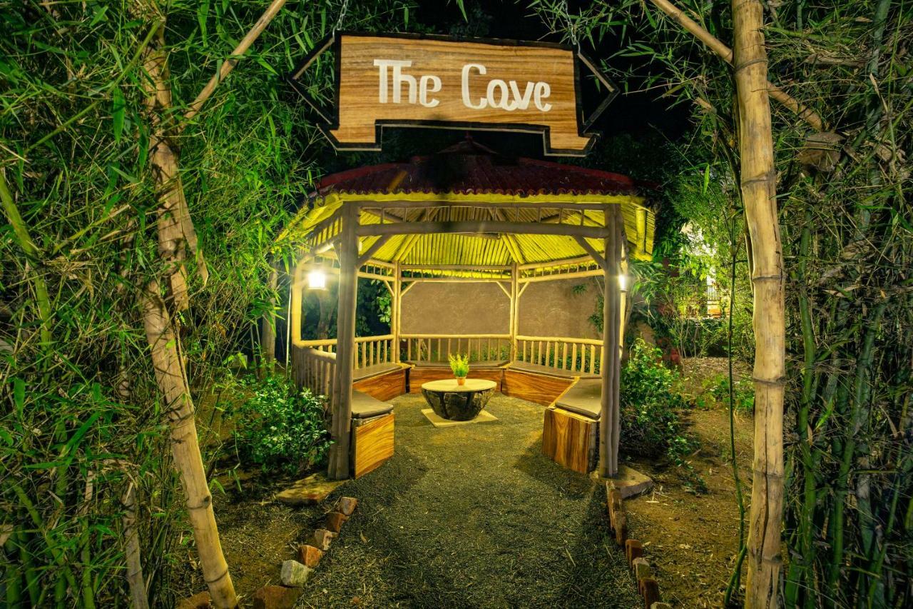 Lemon Tree Wildlife Resort, Bandhavgarh Tāla Exteriör bild